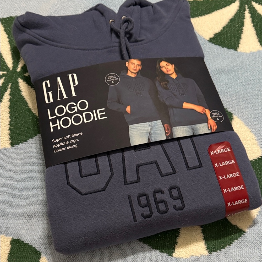 GAP Men's Navy Logo Hoodie‎